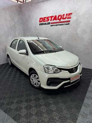 TOYOTA-ETIOS-2017