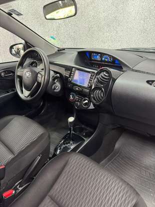 TOYOTA-ETIOS-2017