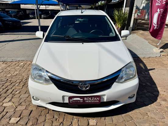 TOYOTA-ETIOS-2013