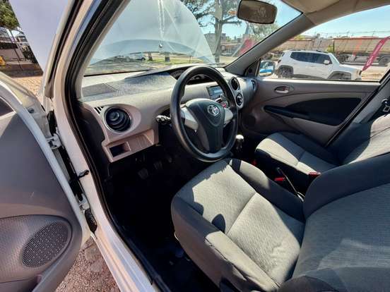 TOYOTA-ETIOS-2013