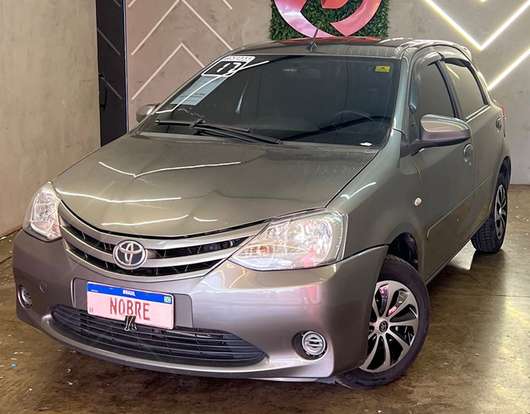 TOYOTA-ETIOS-2017