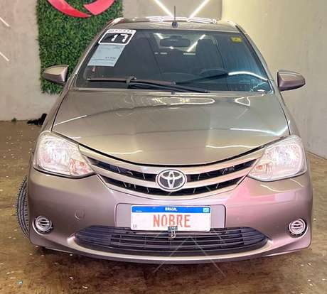 TOYOTA-ETIOS-2017