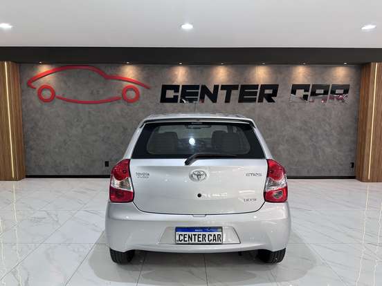 TOYOTA-ETIOS-2015