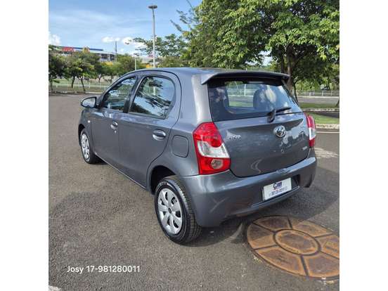 TOYOTA-ETIOS-1.5 XS 16V FLEX 4P MANUAL TOYOTA-ETIOS-2015