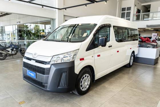TOYOTA HIACE 2.8 D-4D TURBO DIESEL MINIBUS 15+1 DX AUTOMÁTICO