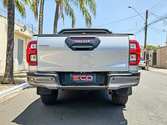 TOYOTA-HILUX-2.8 D-4D TURBO DIESEL CD CONQUEST 4X4 AUTOMÁTICO TOYOTA-HILUX-2022