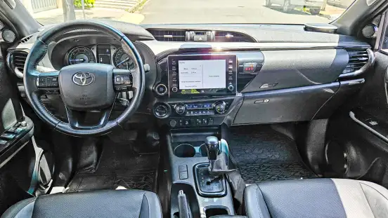 TOYOTA-HILUX-2022