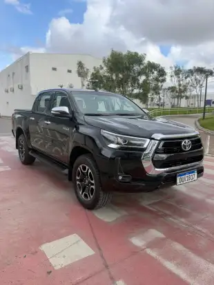 TOYOTA-HILUX-2022