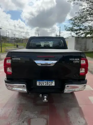 TOYOTA-HILUX-2022