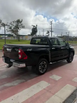 TOYOTA-HILUX-2.8 D-4D TURBO DIESEL CD SRV 4X4 AUTOMÁTICO TOYOTA-HILUX-2022