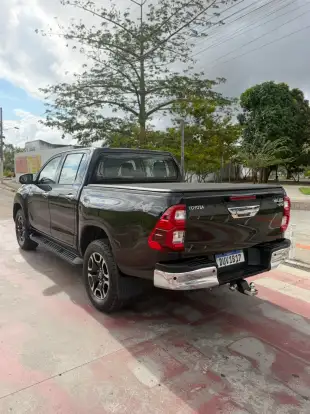TOYOTA-HILUX-2022