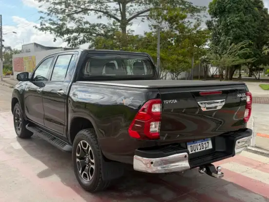 TOYOTA-HILUX-2.8 D-4D TURBO DIESEL CD SRV 4X4 AUTOMÁTICO TOYOTA-HILUX-2022