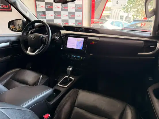 TOYOTA-HILUX-2022