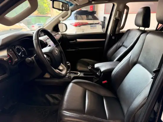 TOYOTA-HILUX-2.8 D-4D TURBO DIESEL CD SRV 4X4 AUTOMÁTICO TOYOTA-HILUX-2022