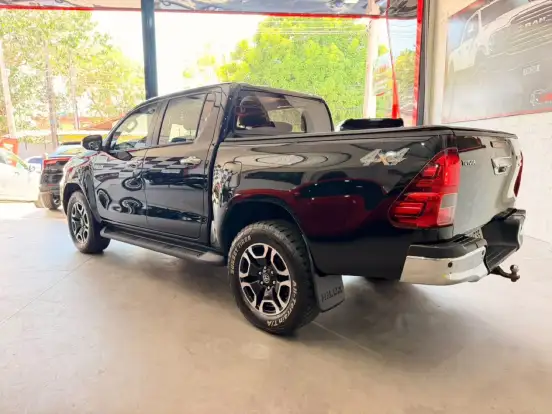 TOYOTA-HILUX-2022