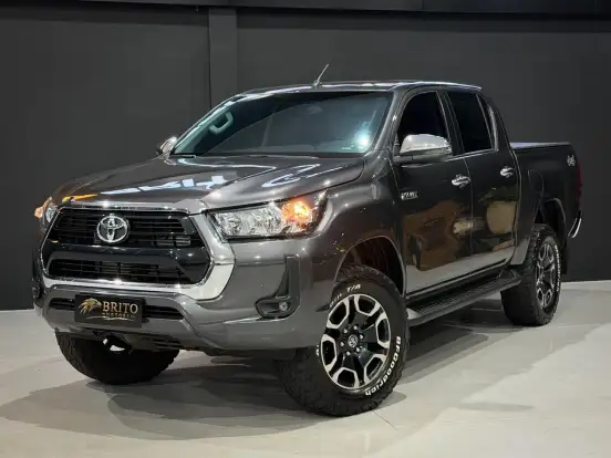TOYOTA-HILUX-2022