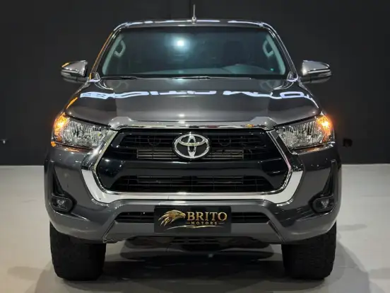 TOYOTA-HILUX-2.8 D-4D TURBO DIESEL CD SRV 4X4 AUTOMÁTICO TOYOTA-HILUX-2022