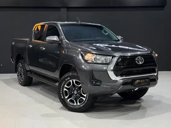 TOYOTA-HILUX-2.8 D-4D TURBO DIESEL CD SRV 4X4 AUTOMÁTICO TOYOTA-HILUX-2022