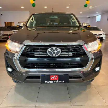TOYOTA-HILUX-2022