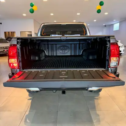 TOYOTA-HILUX-2022