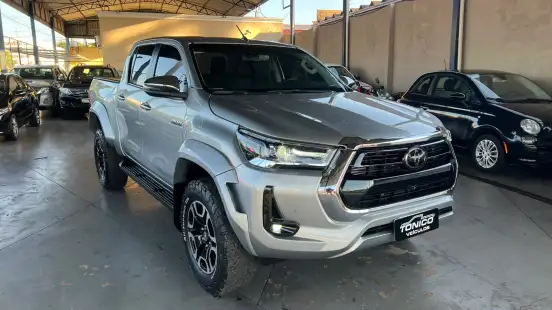 TOYOTA-HILUX-2024