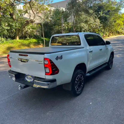 TOYOTA-HILUX-2020