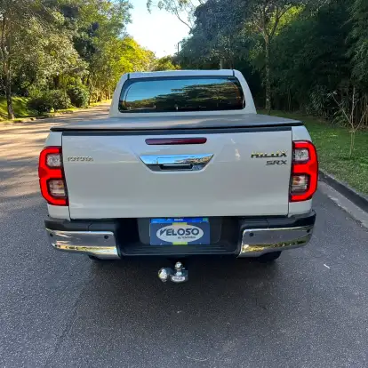 TOYOTA-HILUX-2020