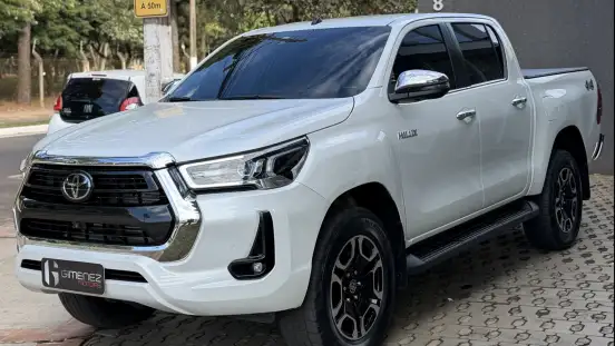 TOYOTA-HILUX-2022