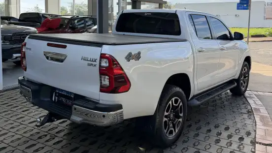 TOYOTA-HILUX-2022