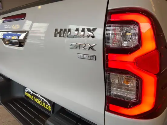 TOYOTA-HILUX-2024