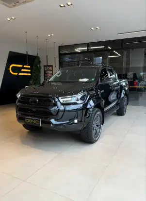 TOYOTA-HILUX-2023