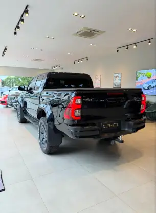 TOYOTA-HILUX-2023