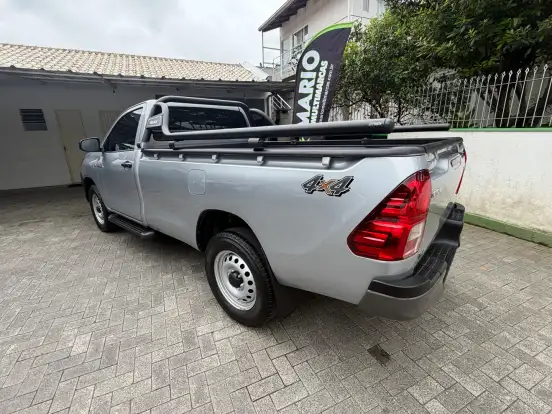TOYOTA-HILUX-2024