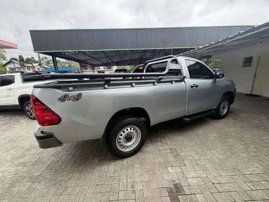 TOYOTA-HILUX-2024