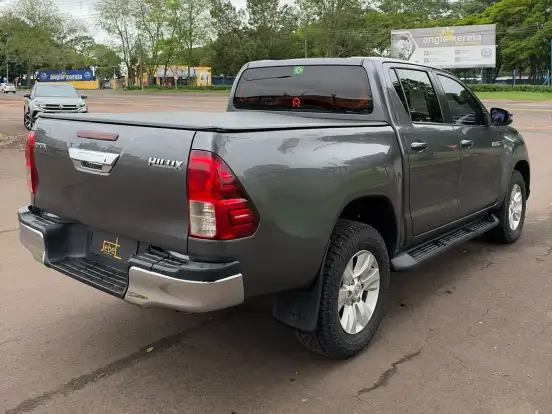 TOYOTA-HILUX-2019