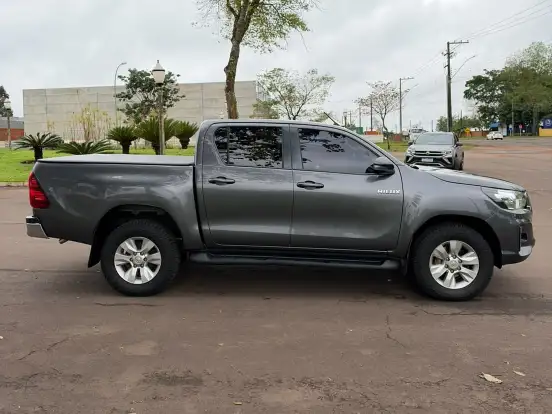 TOYOTA-HILUX-2.8 SR 4X4 CD 16V DIESEL 4P AUTOMÁTICO TOYOTA-HILUX-2019