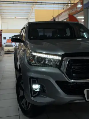 TOYOTA-HILUX-2018