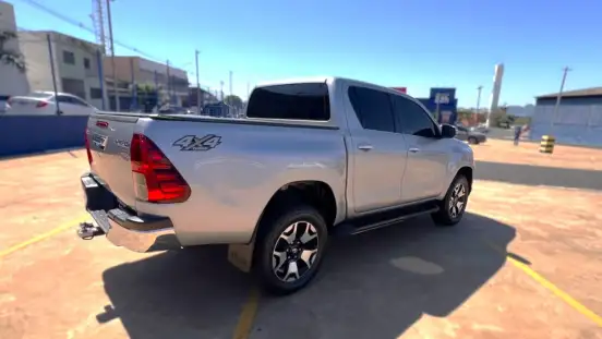 TOYOTA-HILUX-2019