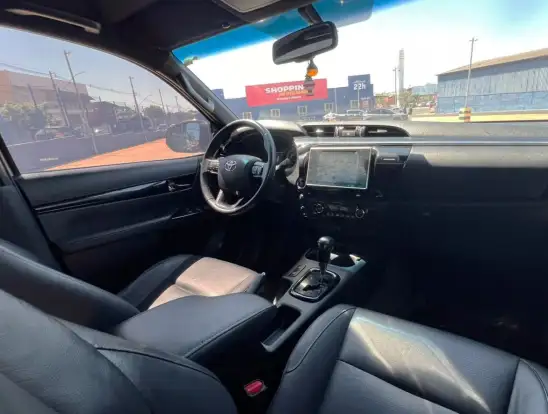 TOYOTA-HILUX-2019