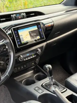 TOYOTA-HILUX-2019