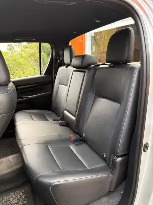 TOYOTA-HILUX-2019