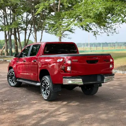 TOYOTA-HILUX-2019
