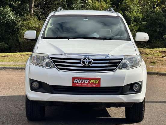 TOYOTA-HILUX-2013