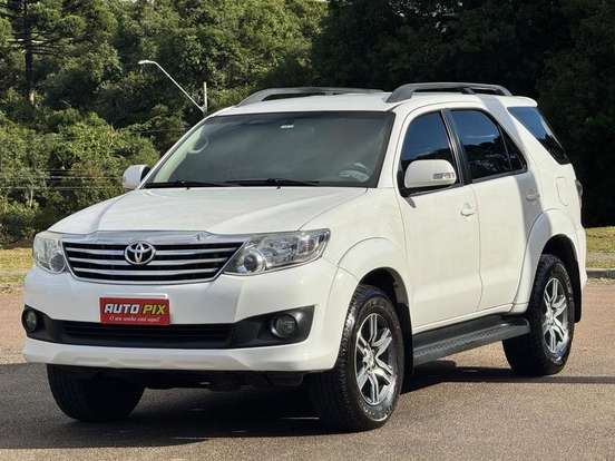 TOYOTA-HILUX-2.7 SR 4X2 CD 16V FLEX 4P AUTOMÁTICO TOYOTA-HILUX-2013