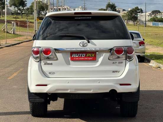 TOYOTA-HILUX-2013