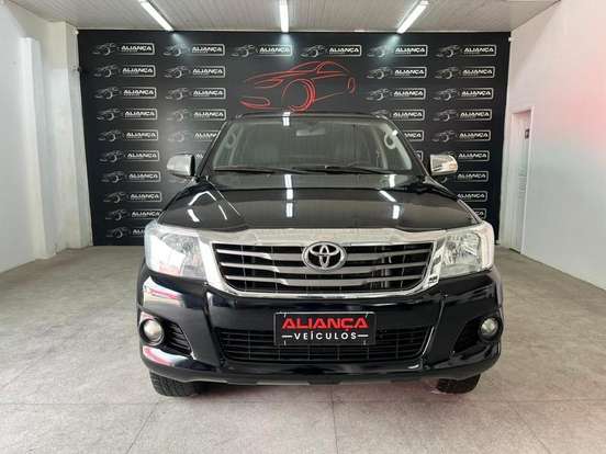 TOYOTA-HILUX-2015