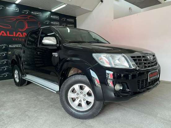 TOYOTA-HILUX-2015