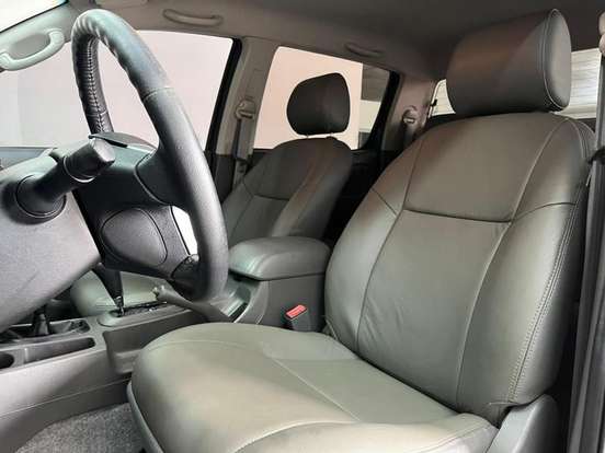 TOYOTA-HILUX-2.7 SR 4X2 CD 16V FLEX 4P AUTOMÁTICO TOYOTA-HILUX-2015