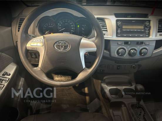 TOYOTA-HILUX-2012