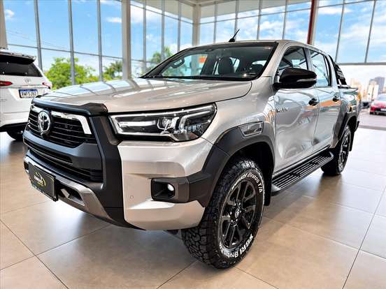 TOYOTA-HILUX-2.8 D-4D TURBO DIESEL CD CONQUEST 4X4 AUTOMÁTICO TOYOTA-HILUX-2023